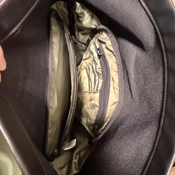 Marmot Charcoal Gray Backpack - Picture 4 of 5